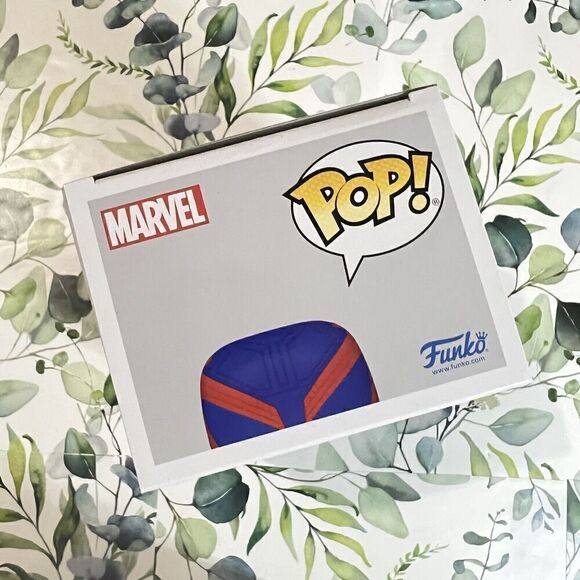Funko Pop! Vinyl: Marvel - Spider-Man 2099 GITD EE Exclusive - Picture 2 of 6